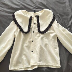 Tan blouse 
Size s/m